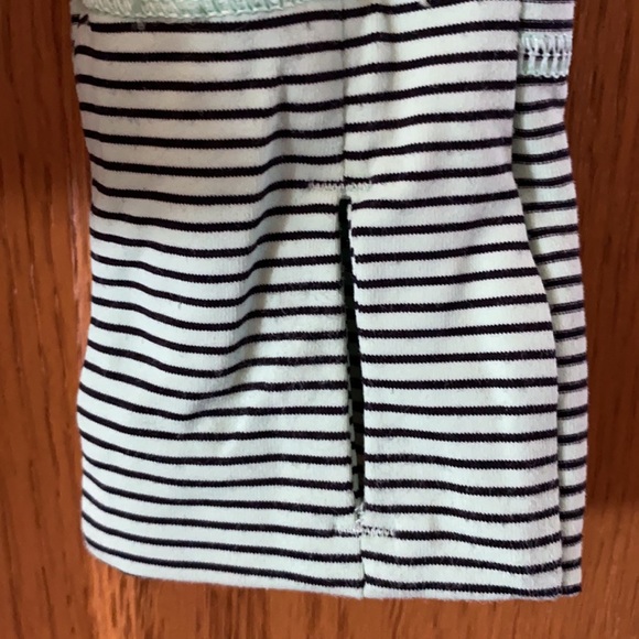 Lululemon Half Zip Sweatshirt. Size 4. Light green with black stripes. - Picture 6 of 9